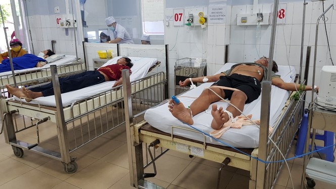 Các ngư dân đang được điều trị tại Trung tâm Y tế Phú Quốc.