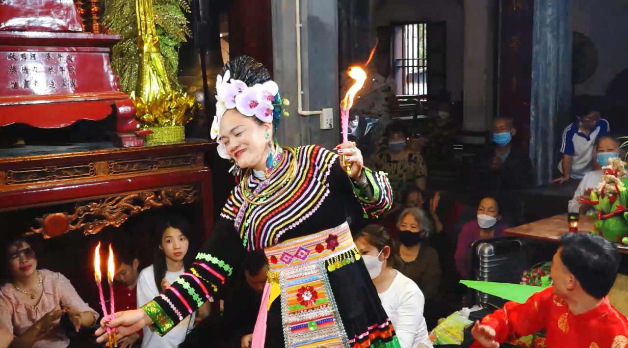 Bài 3: Ca từ và vũ đạo trong diễn xướng Thực hành tín ngưỡng thờ Mẫu Tam phủ của người Việt