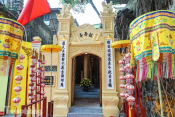 can canh ngoi dinh tren con pho co kinh lua la ha thanh
