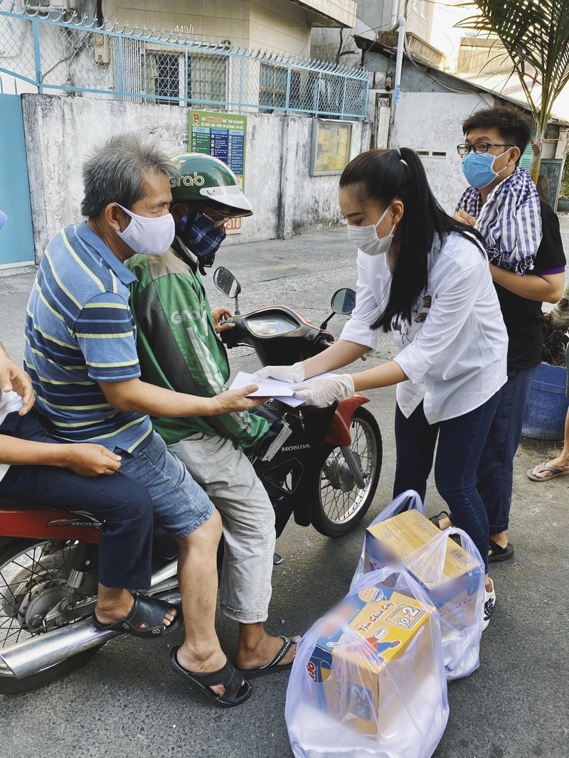 tam long dep cua cac hoa hau a hau viet giua dai dich covid 19