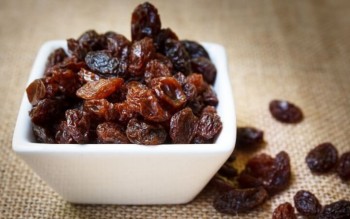 Tết 2024: Hướng dẫn làm mứt nho khô thơm ngon bất bại