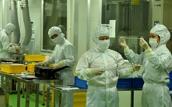 Thủ tướng yêu cầu khẩn trương hoàn thiện dự thảo Nghị quyết về hỗ trợ người lao động gặp khó khăn do COVID-19