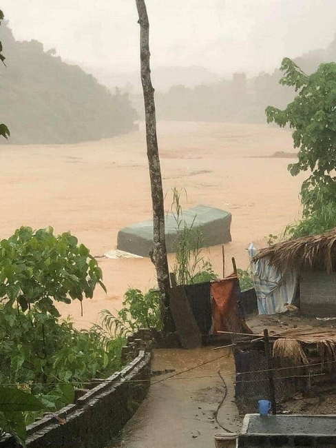 ha giang chim trong bien nuoc 3 nguoi thuong vong hang loat xe hoi troi dat