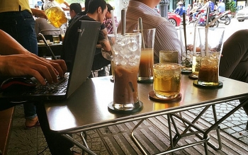 nha hang quan ca phe tai ha noi gian cach khach hang tu 0h ngay 198