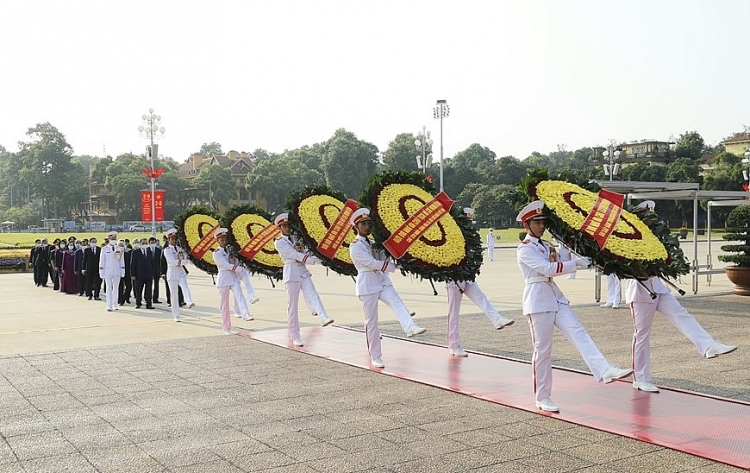 Photo Lãnh đạo Đảng Nhà nước vào Lăng viếng Chủ tịch Hồ Chí Minh Xã hội Vietnam VietnamPlus lanh dao dang nha nuoc mttq viet nam vao lang vieng bac