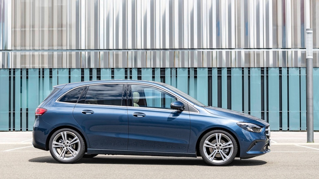 mercedes glb em trai glc gia chi 850 trieu sap ra mat