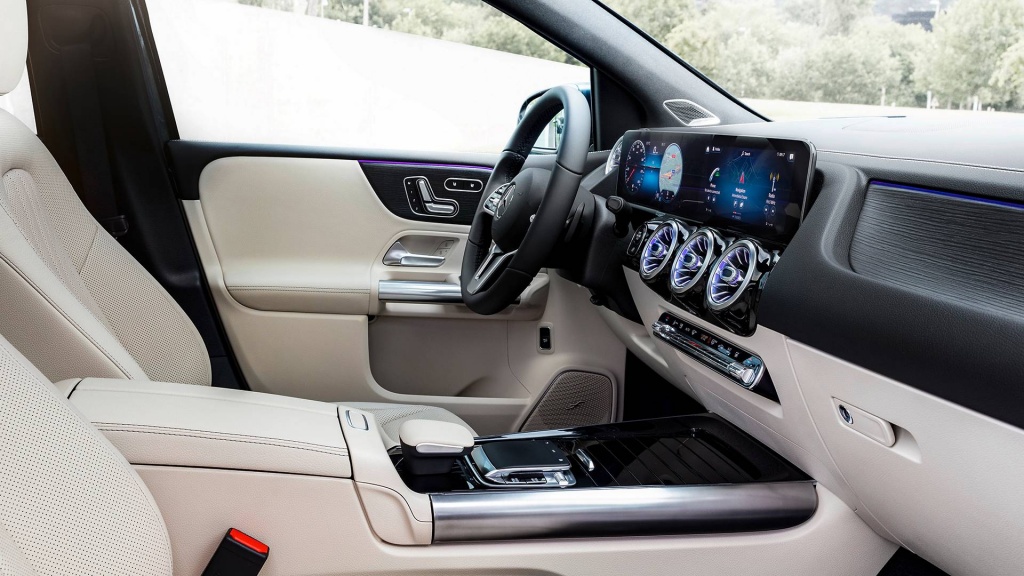 mercedes glb em trai glc gia chi 850 trieu sap ra mat