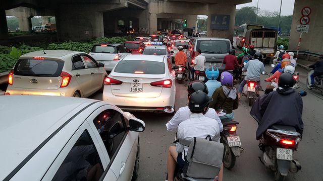 chen chuc doi mua do ve ha noi cuoi ngay nghi le