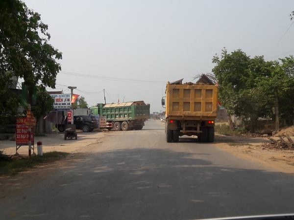 tu vu nao vet dap vung trang lo chuyen nha may gach mua dat chui