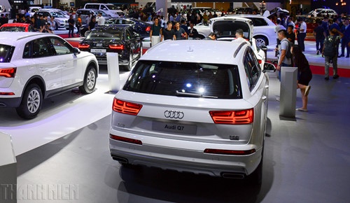 lot mui xang trong xe sang audi gan 200 xe phai trieu hoi