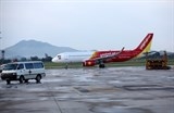 tranh cai vu nhan vien vietjet khong cho be gai len may bay