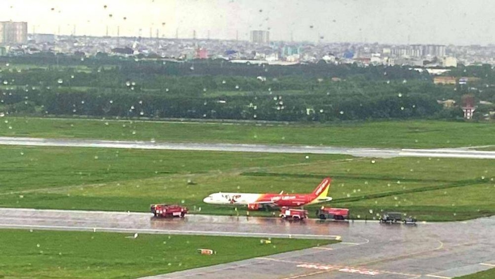 tin moi vu may bay vietjet truot khoi duong bang toan bo hanh khach ve nha ga an toan