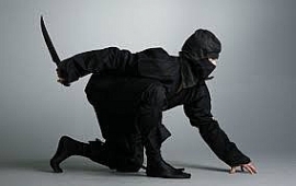 'Ninja' đột nhập trụ sở UBND xã ở Hà Nội