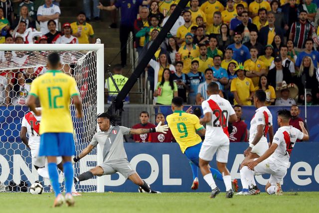 Hạ gục Peru đúng như tuyên bố của Messi, Brazil vô địch Copa America