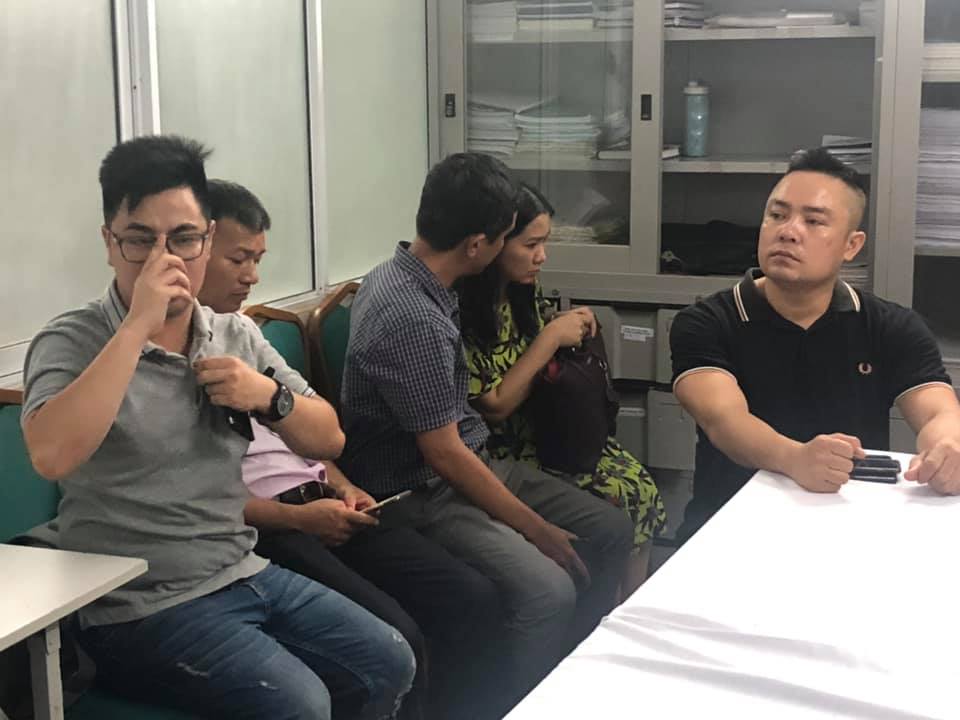 vu chau be truong gateway tu vong tren xe chau nha toi co tang hinh thi cac co giao van phai nhin thay sao lai quen chau tren xe suot 1 ngay tro