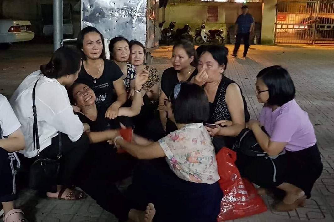 vu chau be truong gateway tu vong tren xe chau nha toi co tang hinh thi cac co giao van phai nhin thay sao lai quen chau tren xe suot 1 ngay tro