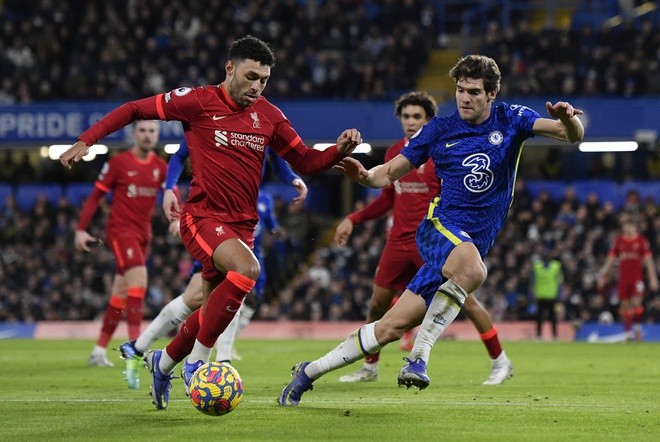 Kovacic lập siêu phẩm, Chelsea cầm hòa Liverpool trên sân nhà
