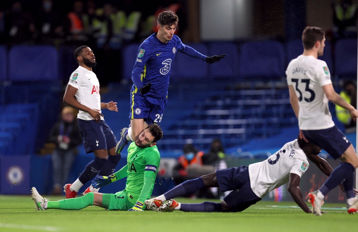 Dễ dàng đánh bại Tottenham, Chelsea đặt một chân vào chung kết League Cup