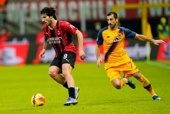 AC Milan đại thắng Roma trong trận cầu có hai thẻ đỏ