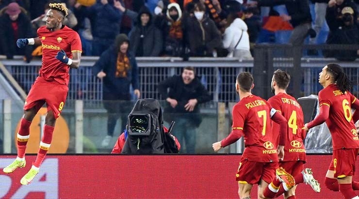 Juventus lội ngược dòng kịch tích trước Roma trong trận cầu có 7 bàn thắng