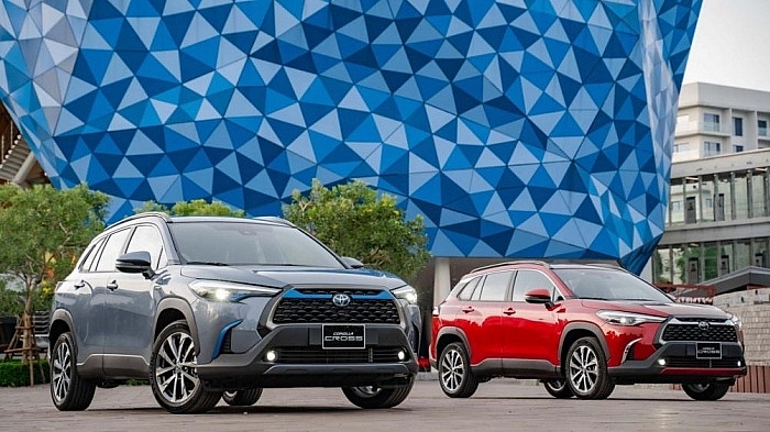 toyota corolla cross 2020 chon dong co xang hay hybrid