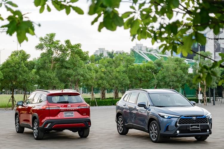 toyota corolla cross 2020 chon dong co xang hay hybrid