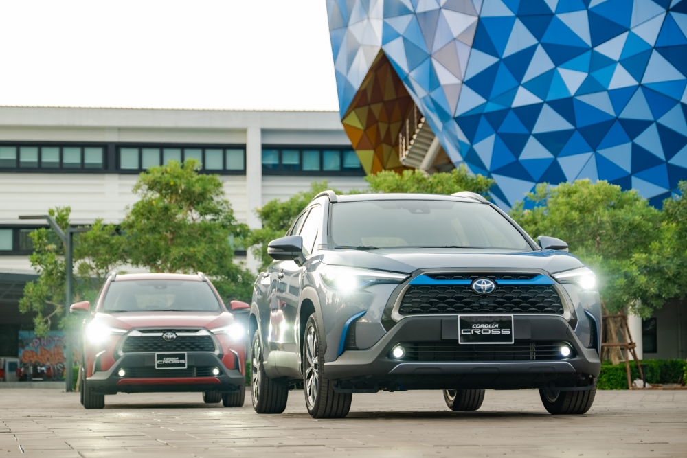 toyota corolla cross 2020 chon dong co xang hay hybrid