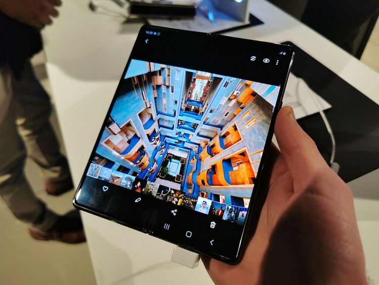 samsung galaxy z fold 2 uu va nhuoc diem 6