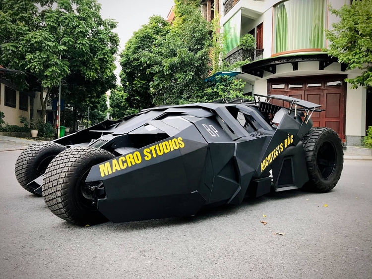 Sinh viên Hà Nội gây sốt với xe Batman tự chế 500 triệu đồng sinh vien ha noi gay sot voi xe batman tu che 500 trieu dong 1