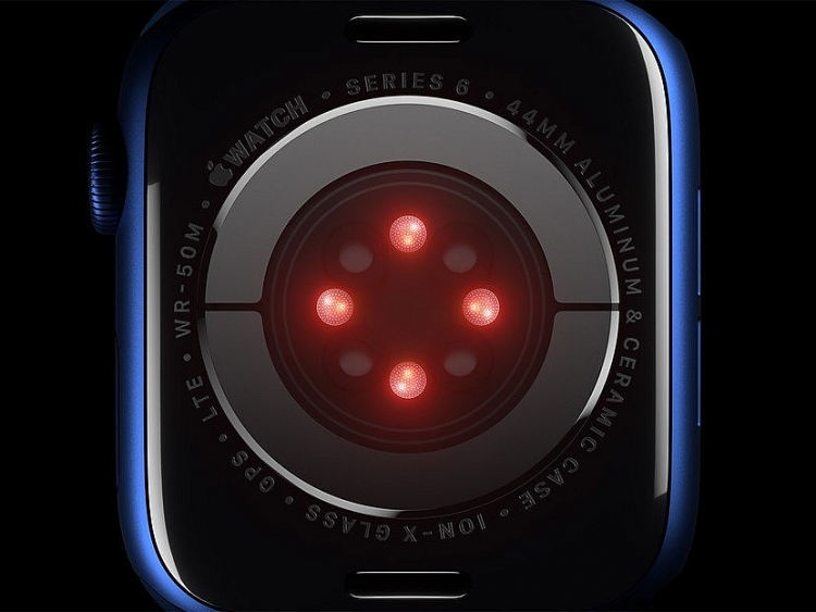 samsung galaxy watch 3 so voi apple watch series 6 nen mua thiet bi nao 1