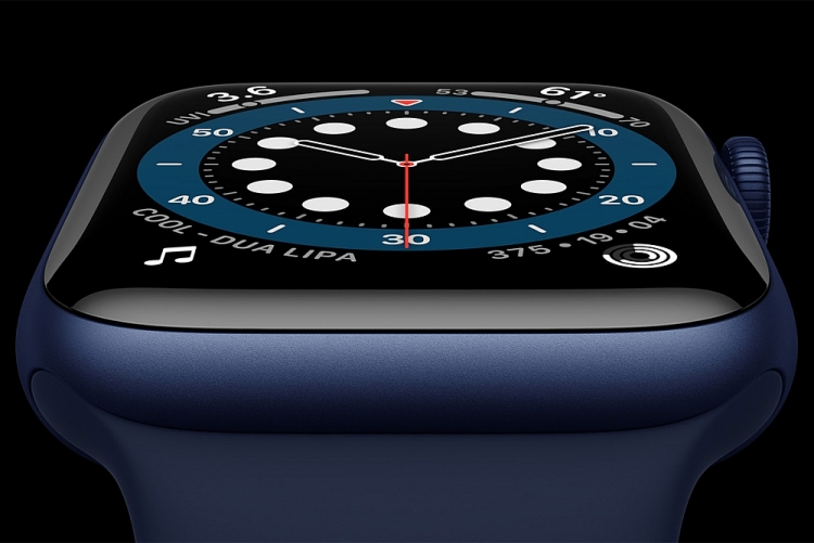 samsung galaxy watch 3 so voi apple watch series 6 nen mua thiet bi nao 2