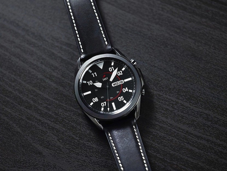 samsung galaxy watch 3 so voi apple watch series 6 nen mua thiet bi nao 4