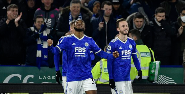 Salah đá hỏng phạt đền, Liverpool nhận thất bại trước Leicester