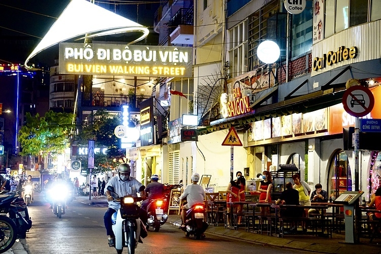 quan nhau het e vi nghi dinh 100 lai tiep tuc than troi vi dich covid 19