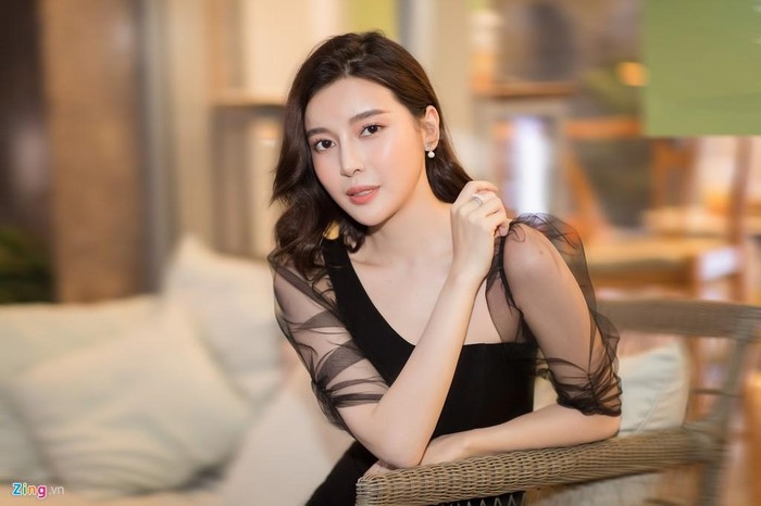 ngoc lan nhap vien cao thai ha tiet lo tung bo nha di bui bi dao dien khinh thuong