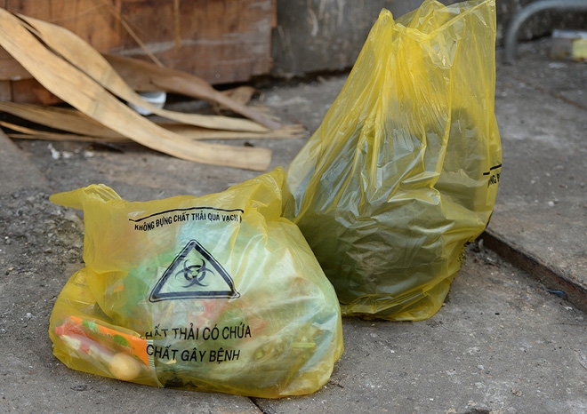 chum anh cuoc song cua nguoi dan pho truc bach khi bi cach ly tai nha