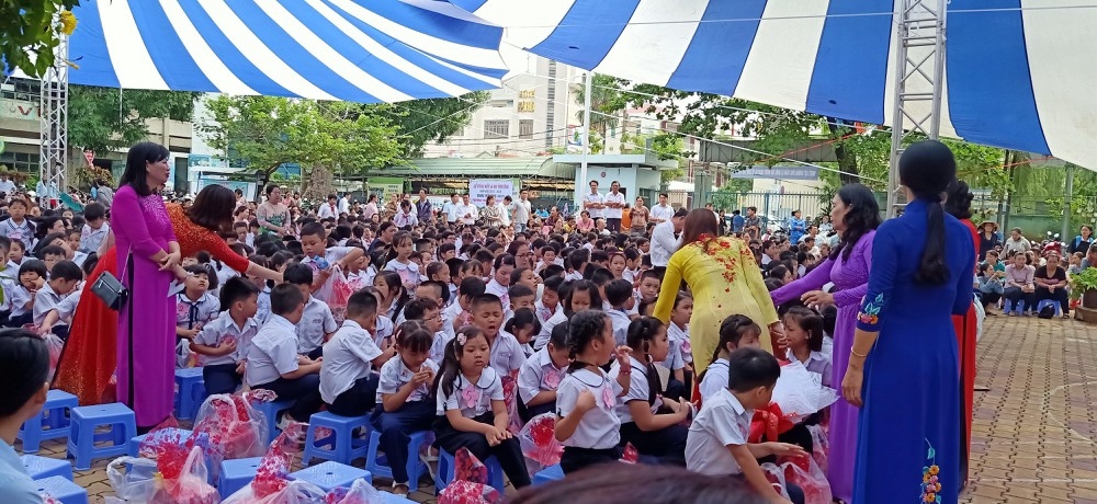tranh covid 19 dia phuong dau tien cho hoc sinh nghi het thang 3