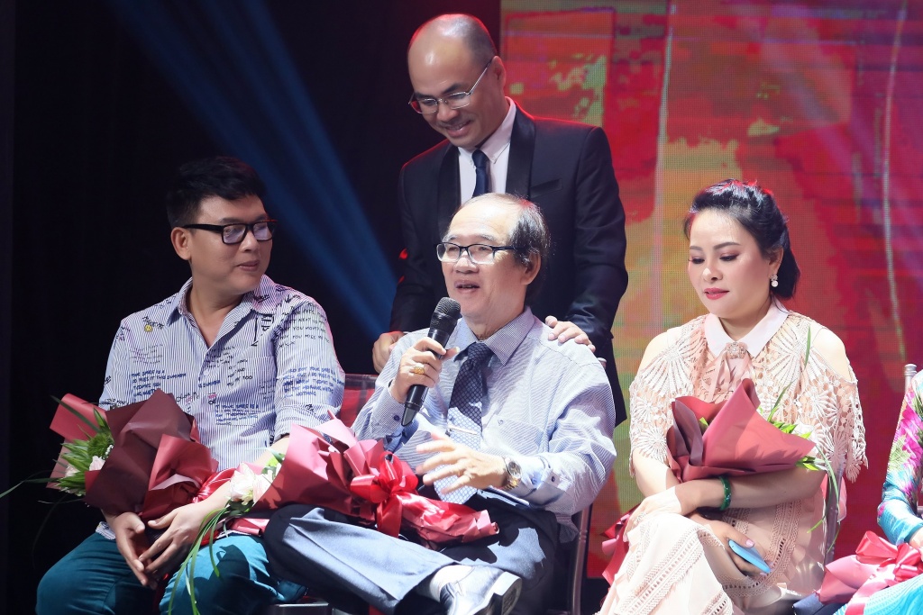 nhac si han chau nhieu ca si tre bay gio hat hay hat gioi nhu may nhung that bai