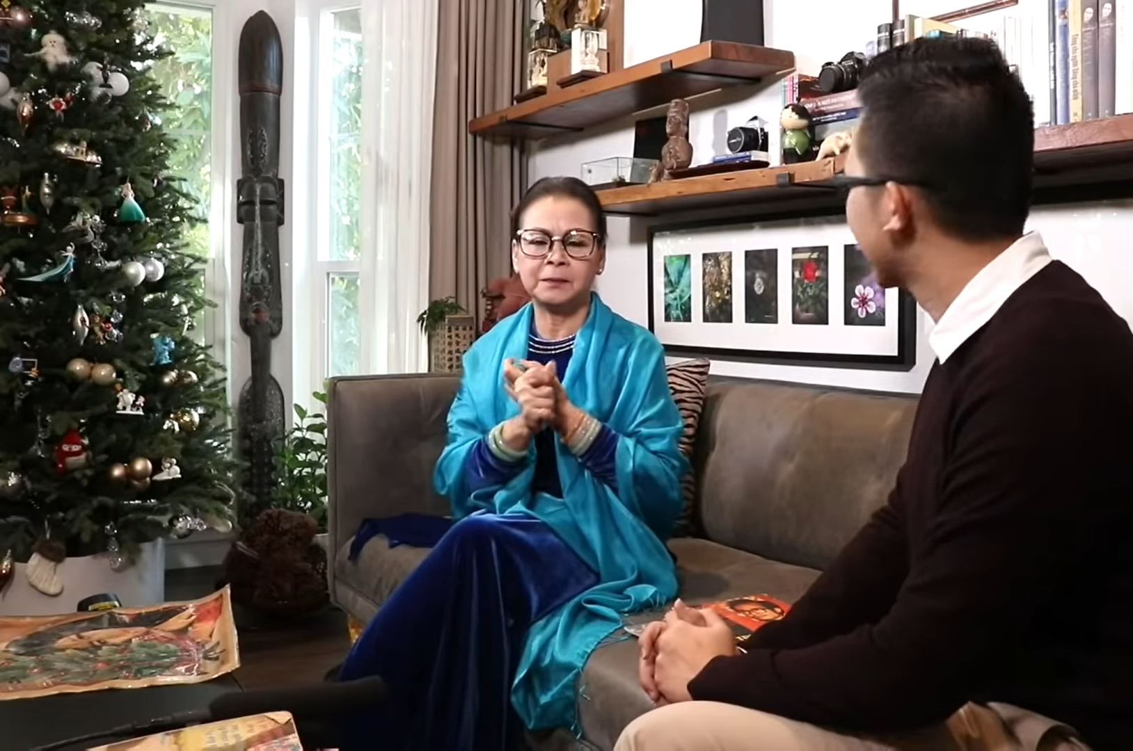 Khánh Ly từng chơi chung với giang hồ và bị gọi là ca sĩ vớ vẩn không được lên hát khanh ly tung choi chung voi giang ho va bi goi la ca si vo van khong duoc len hat