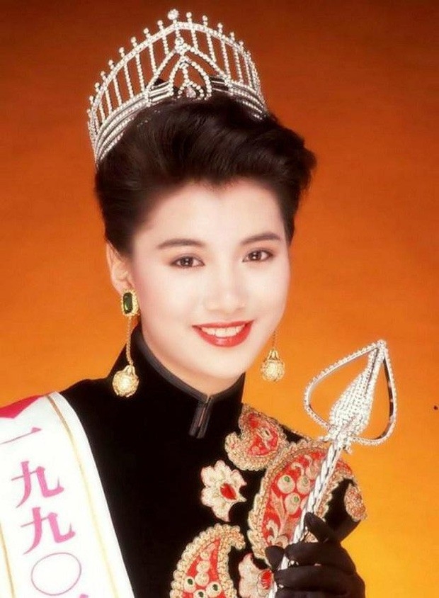 hoa hau hong kong lan dau ngung to chuc do anh huong cua dich covid 19