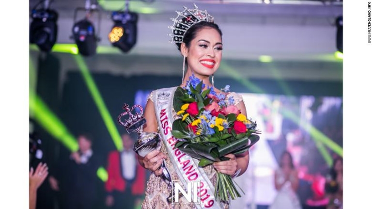 hoa hau anh 2019 ve nuoc tro lai lam bac si chong dich covid 19