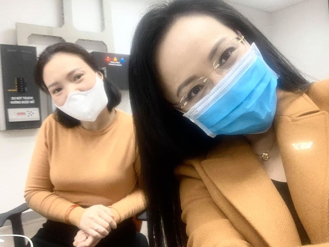 hau truong ban tin thoi su 19 nhung ngay dich covid 19 qua tiet lo cua btv hoai anh