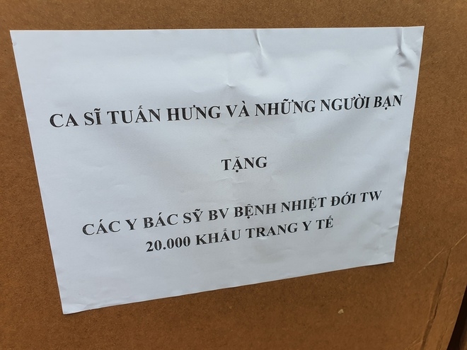 tuan hung tang 20000 khau trang y te cho benh vien nhiet doi