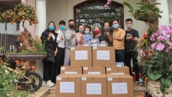 Tuấn Hưng tặng 20.000 khẩu trang y tế cho Bệnh viện Nhiệt đới