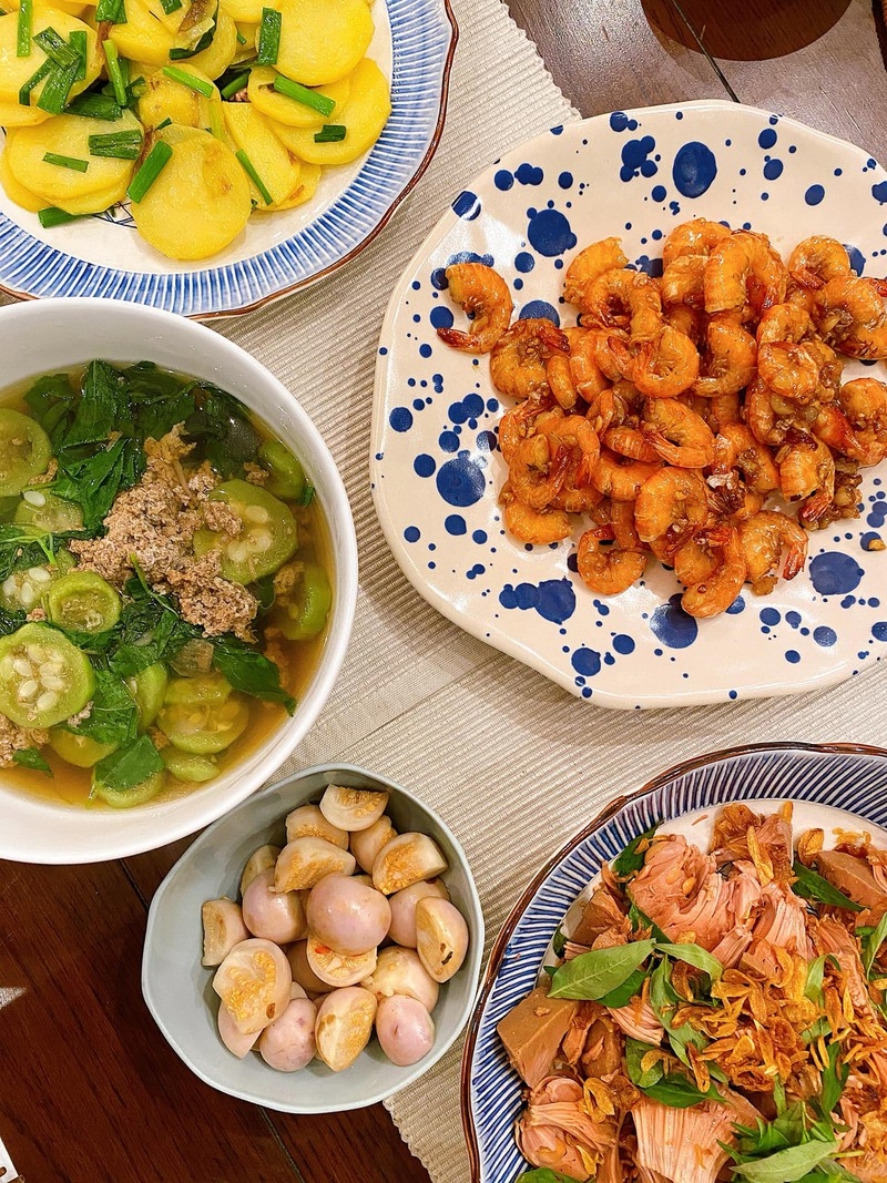 Sao Việt trở thành "vua đầu bếp" trong mùa dịch Covid-19 sao viet tro thanh vua dau bep trong mua dich covid 19