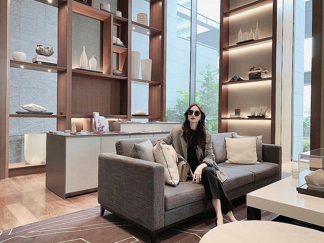 Cuộc sống viên mãn của các hoa hậu, á hậu 9X sau khi "theo chồng về dinh" cuoc song vien man cua cac hoa hau a hau 9x sau khi theo chong ve dinh