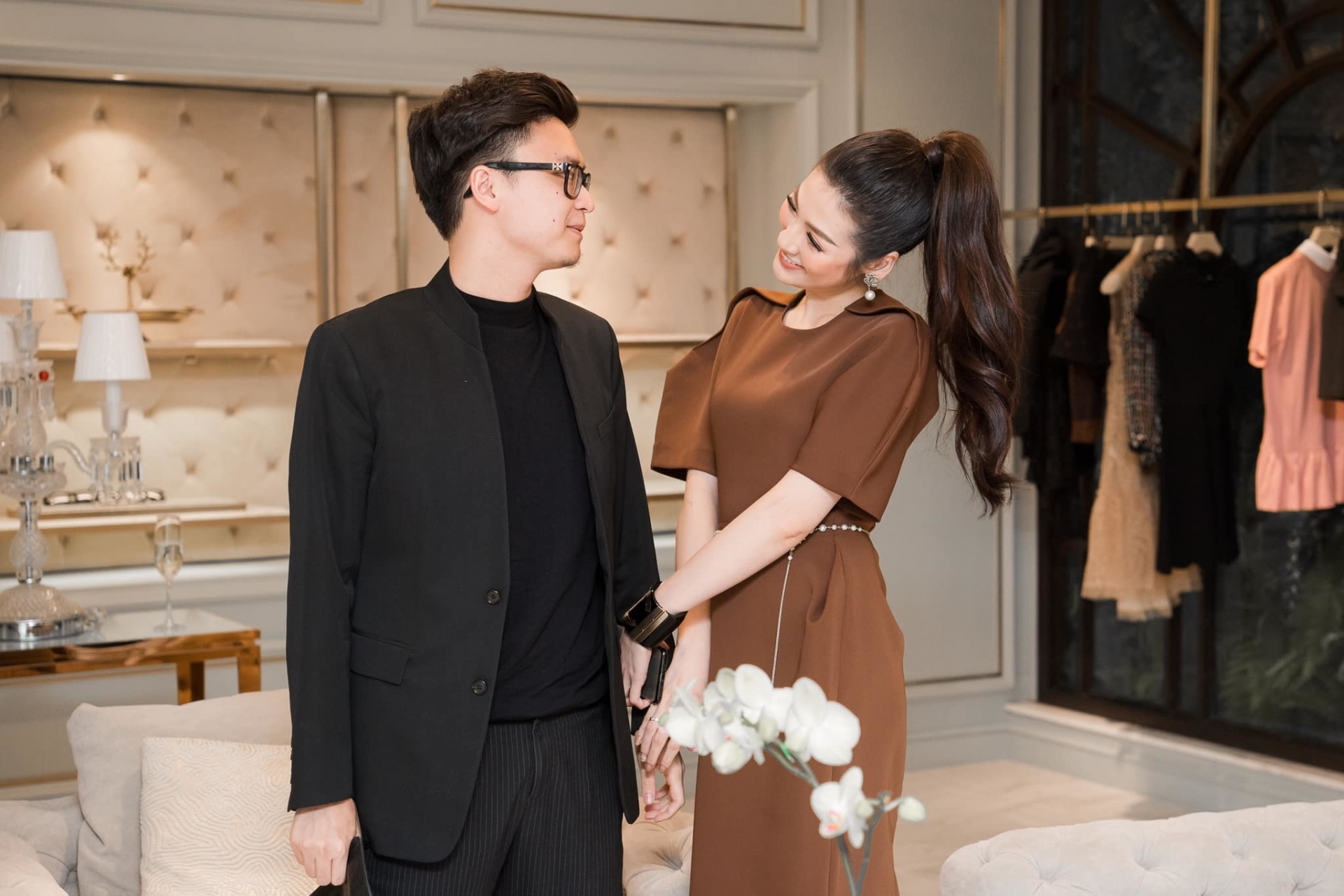 Cuộc sống viên mãn của các hoa hậu, á hậu 9X sau khi "theo chồng về dinh" cuoc song vien man cua cac hoa hau a hau 9x sau khi theo chong ve dinh