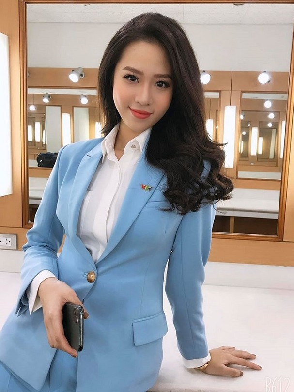 nhan sac nu bien tap vien cua vtv co ca hoa hau nguoi dep bien