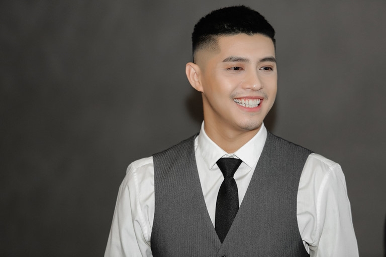 lan nha hat livestream noo phuoc thinh quen cam giac tren san khau vi dich covid 19