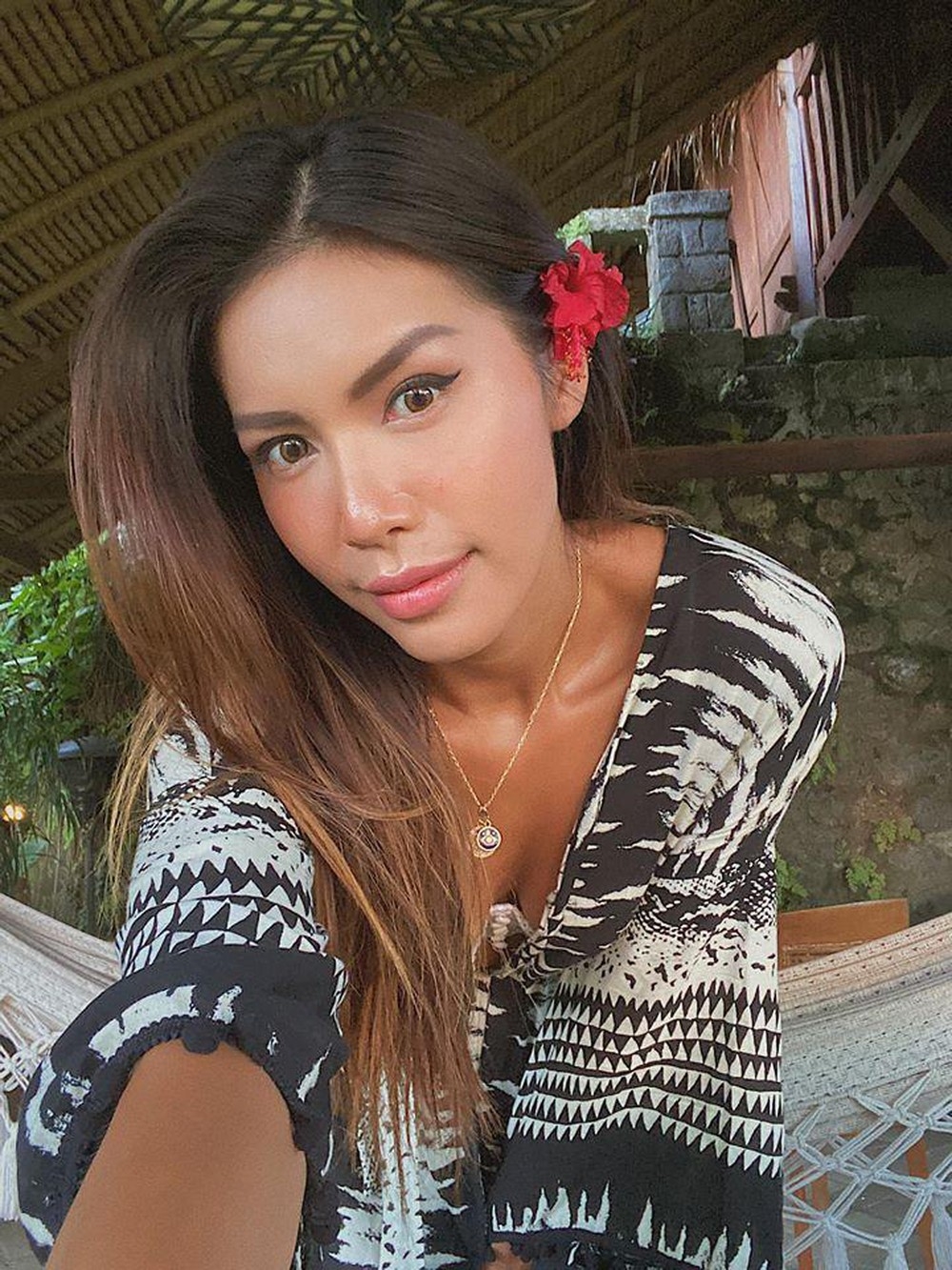 minh tu va hang loat sao viet bi ket lai o noi dang la tam dich covid 19